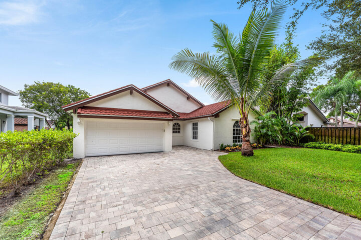 Property Photo:  3145 W Quayside Drive  FL 33026 