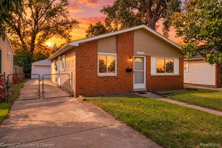 Property Photo:  5938 Glenis Street  MI 48180 