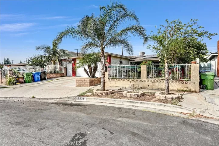 Property Photo:  7523 Craner  CA 91352 