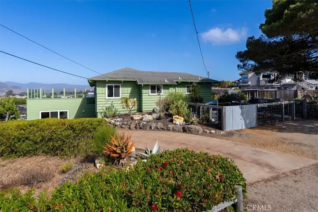 Property Photo:  2460 Bayview Heights  CA 93402 