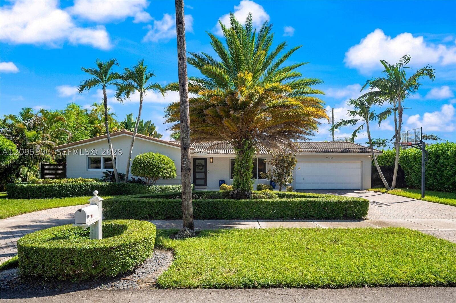Property Photo: 8610 SW 47th St FL 33155