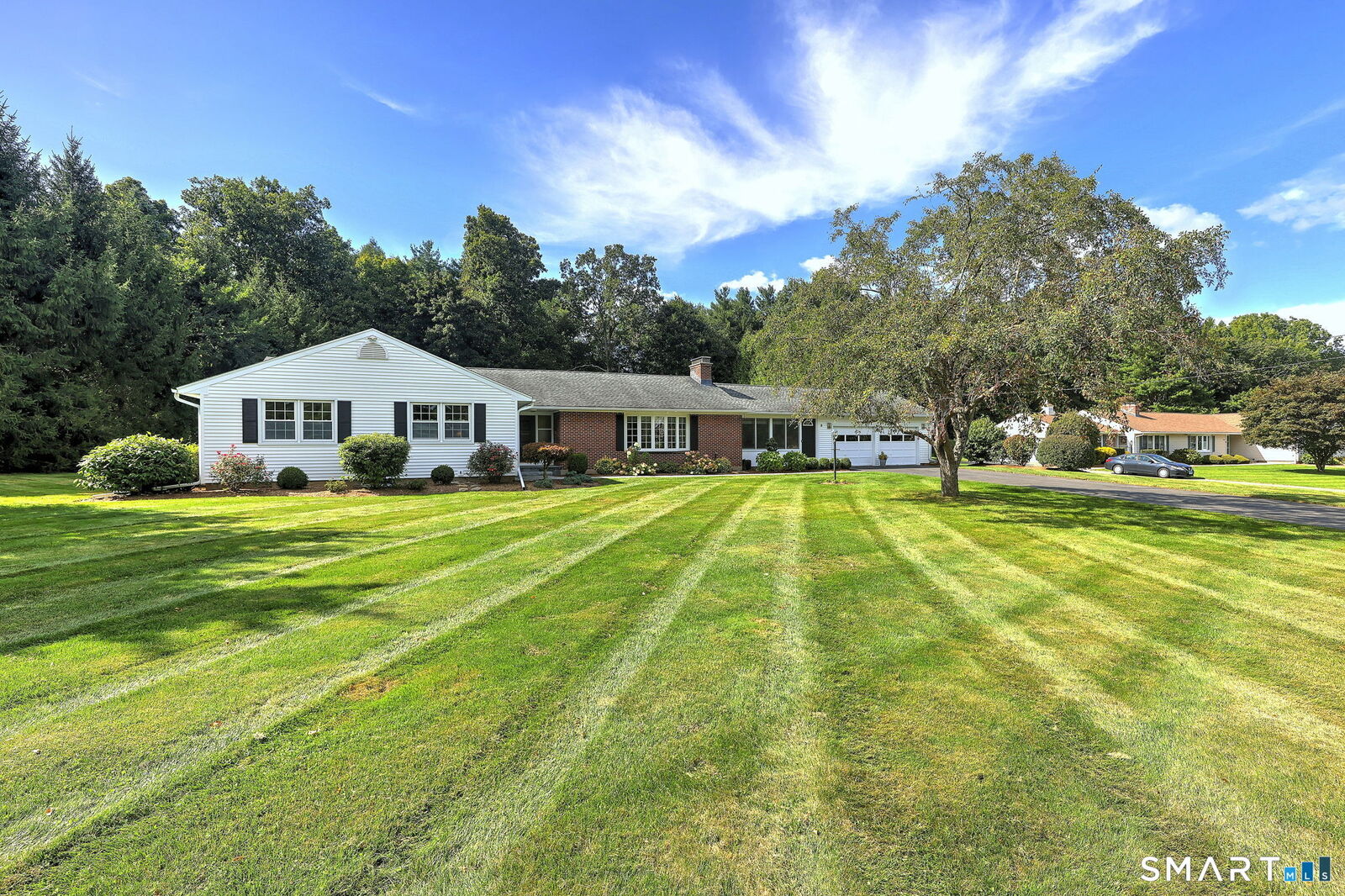 Property Photo:  8 Applewood Drive  CT 06410 