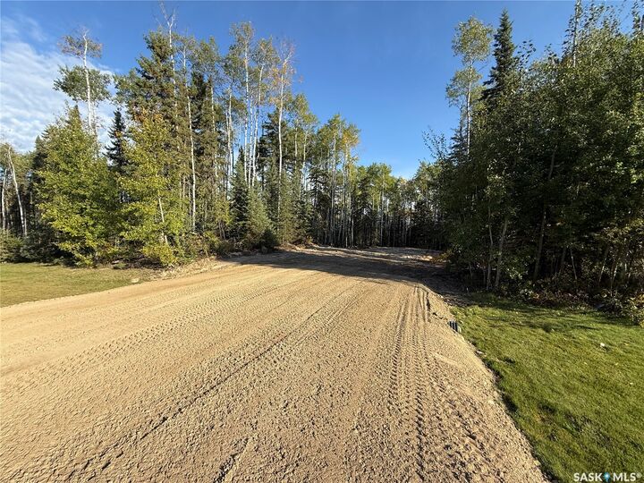 Property Photo:  305 Meadow Ridge Drive  SK S0J 3E0 