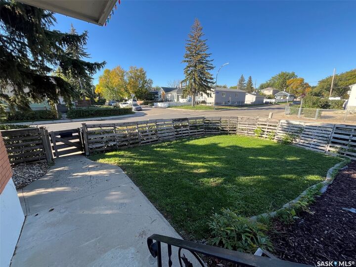 Property Photo:  2081 Edgar Street  SK S4N 3K5 