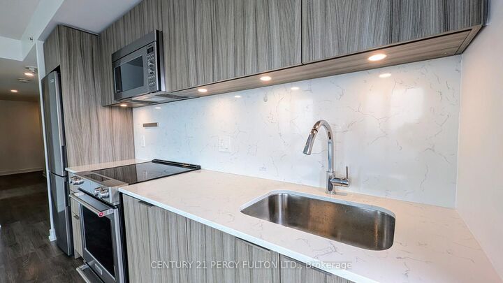 Property Photo:  30 Samuel Wood Way 1908  ON M9B 0C9 
