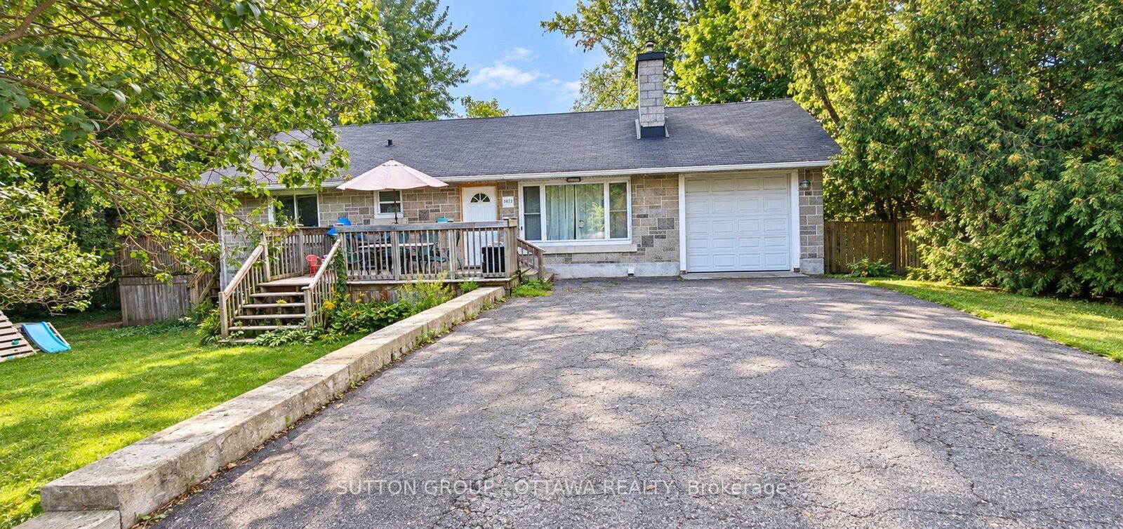 Property Photo:  3033 Richmond Road A  ON K2B 6S6 