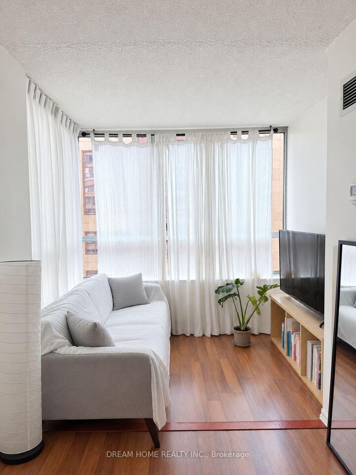 Property Photo:  717 Bay Street 1505  ON M5G 2J9 