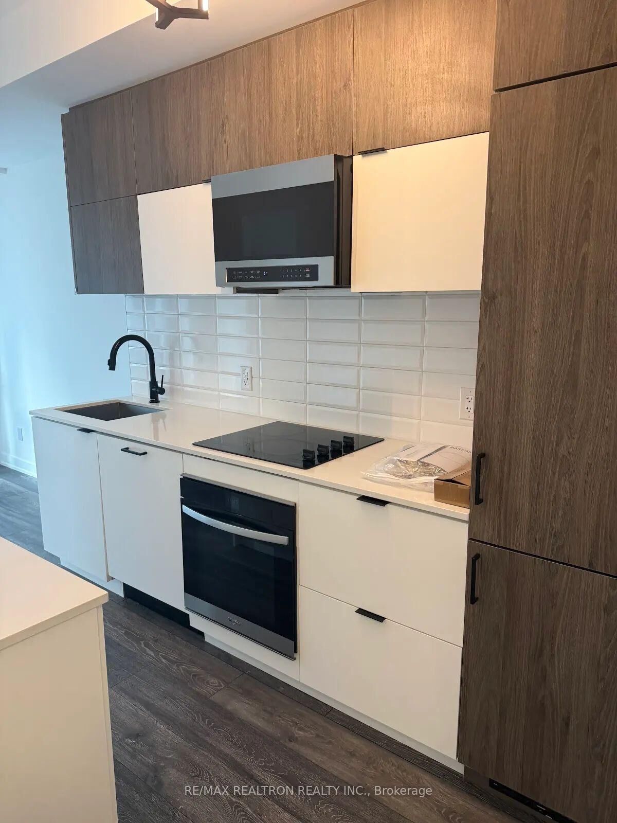 Property Photo:  21 Waterhouse Way  ON L4C 9H8 