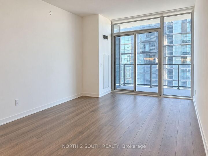 Property Photo:  10 Gatineau Drive 601  ON L4J 0L2 