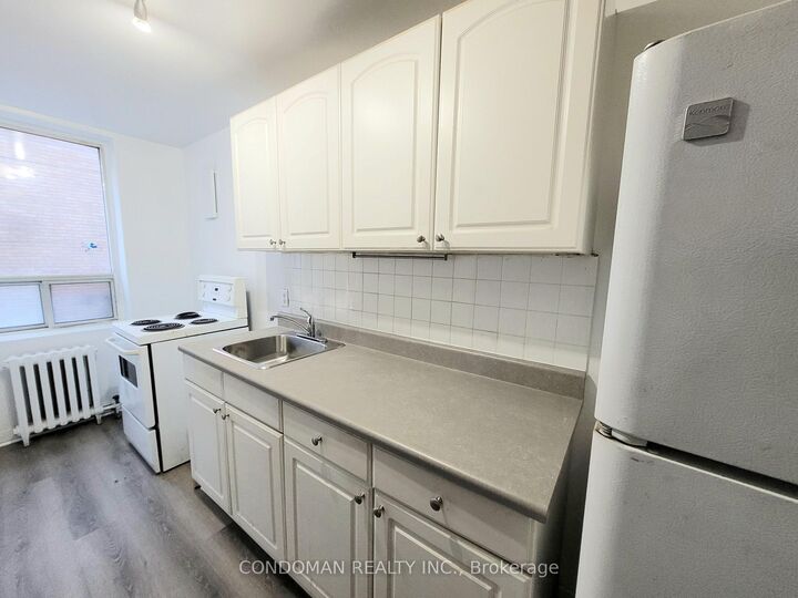 Property Photo:  852 Broadview Avenue 105  ON M4K 2R1 