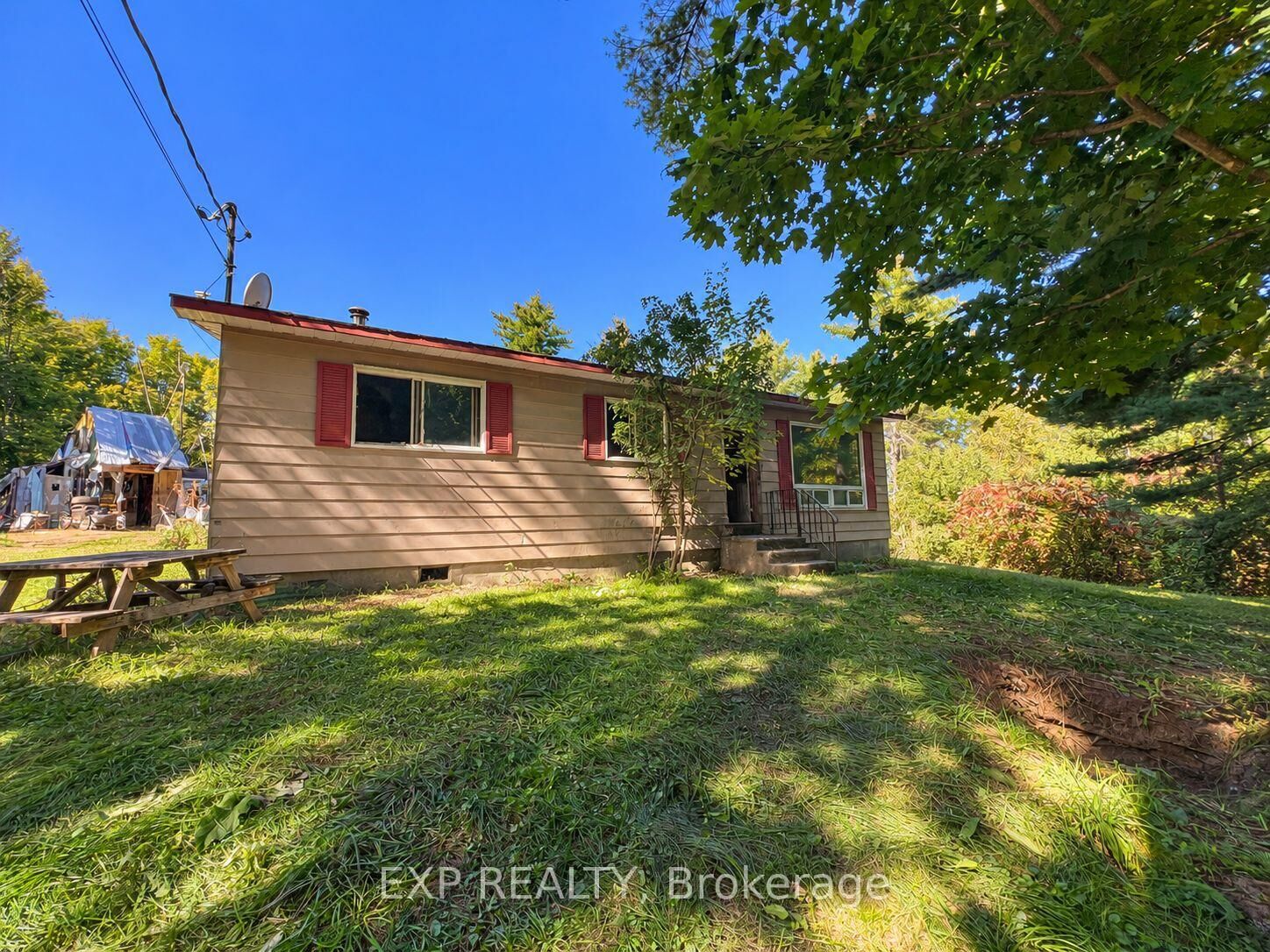 Property Photo:  942 Bathurst 9th Concession Road  ON K7H 3C9 