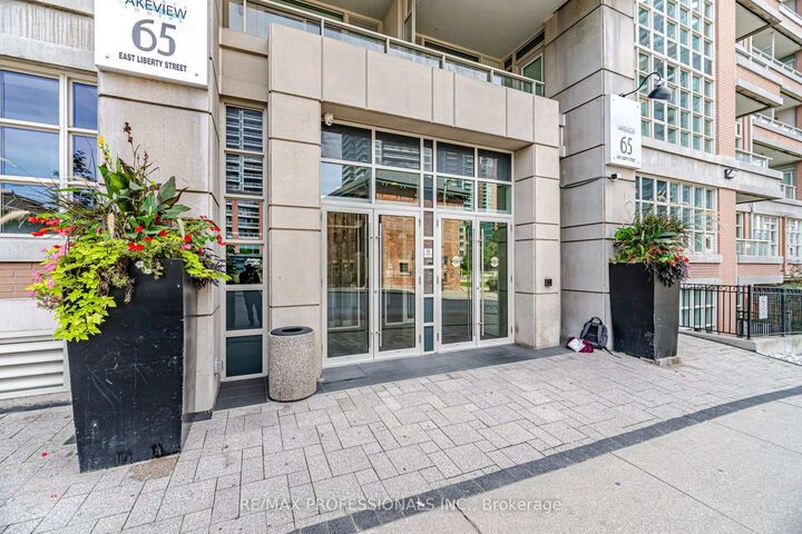 Property Photo:  65 East Liberty Street 1206  ON M6K 3R2 