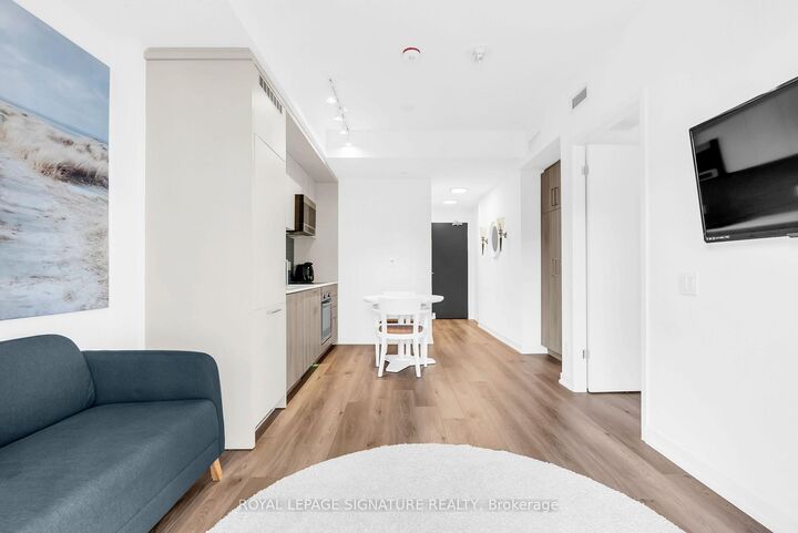 Property Photo:  863 St. Clair Avenue W 212  ON M6C 0B2 