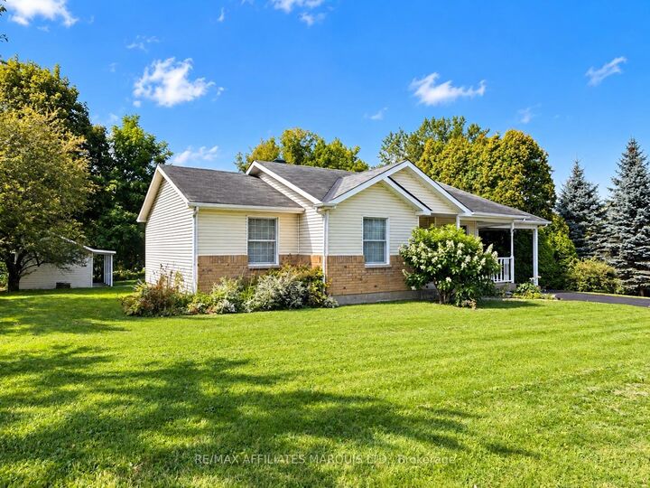 Property Photo:  82 Columbia Avenue  ON K0C 1P0 