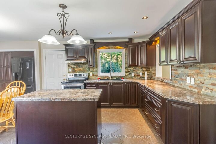 Property Photo:  20 Inverness Avenue  ON K7H 3G6 