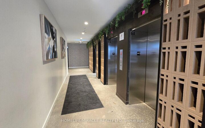 Property Photo:  10 Abeja Street 2118  ON L4K 0R4 