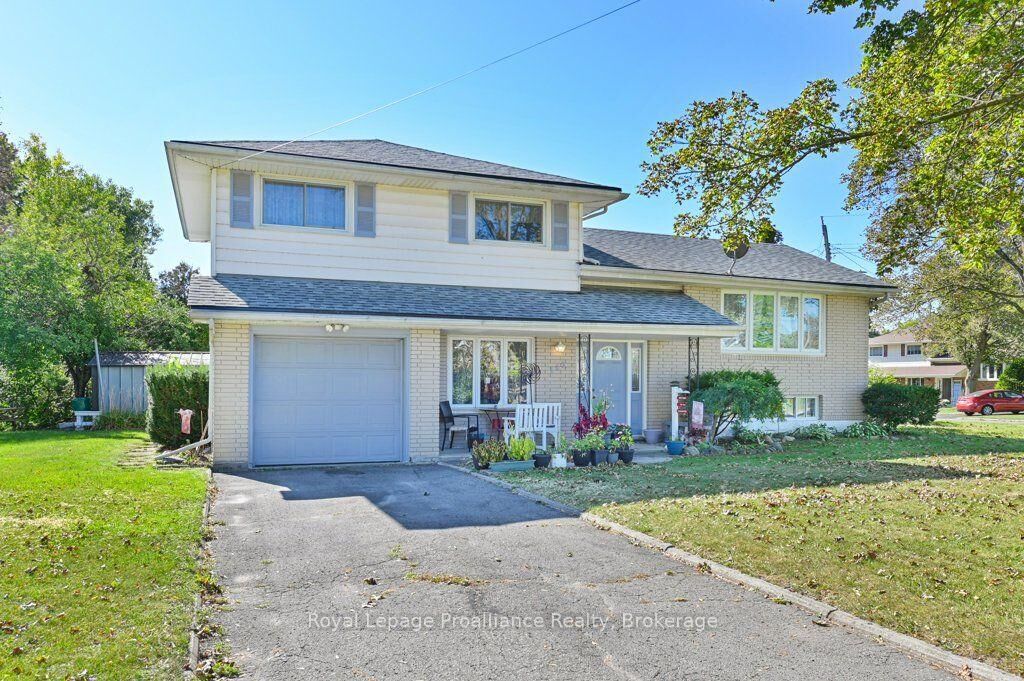 Property Photo:  145 Leland Drive  ON K8P 1G9 