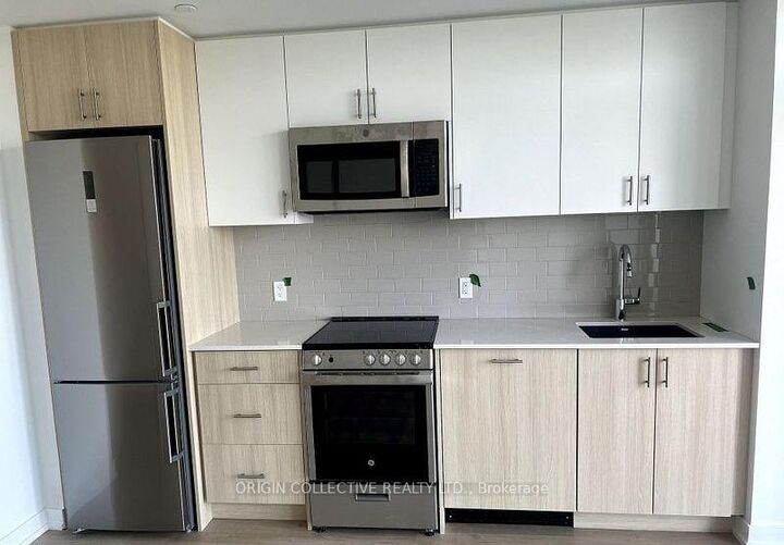 Property Photo:  1195 The Queensway St N/A 516  ON M8Z 1R6 