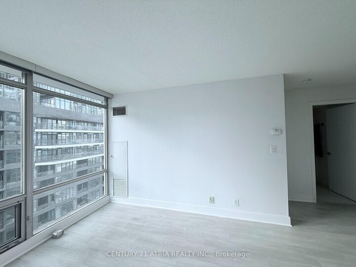 Property Photo:  81 Navy Wharf Court 1106  ON M5V 3S2 