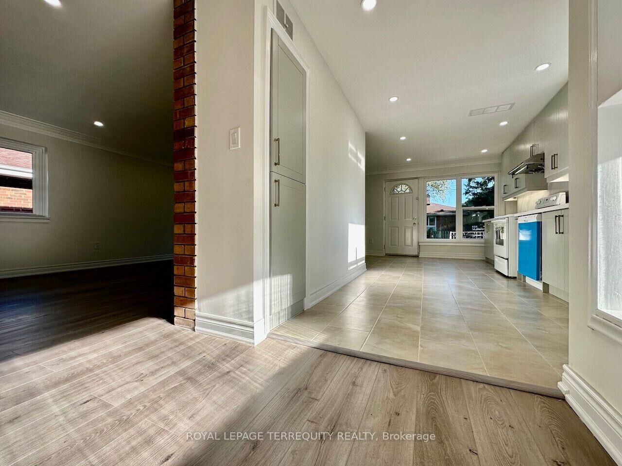 Property Photo: 21 Janet Boulevard Main Level ON M1R 1H5