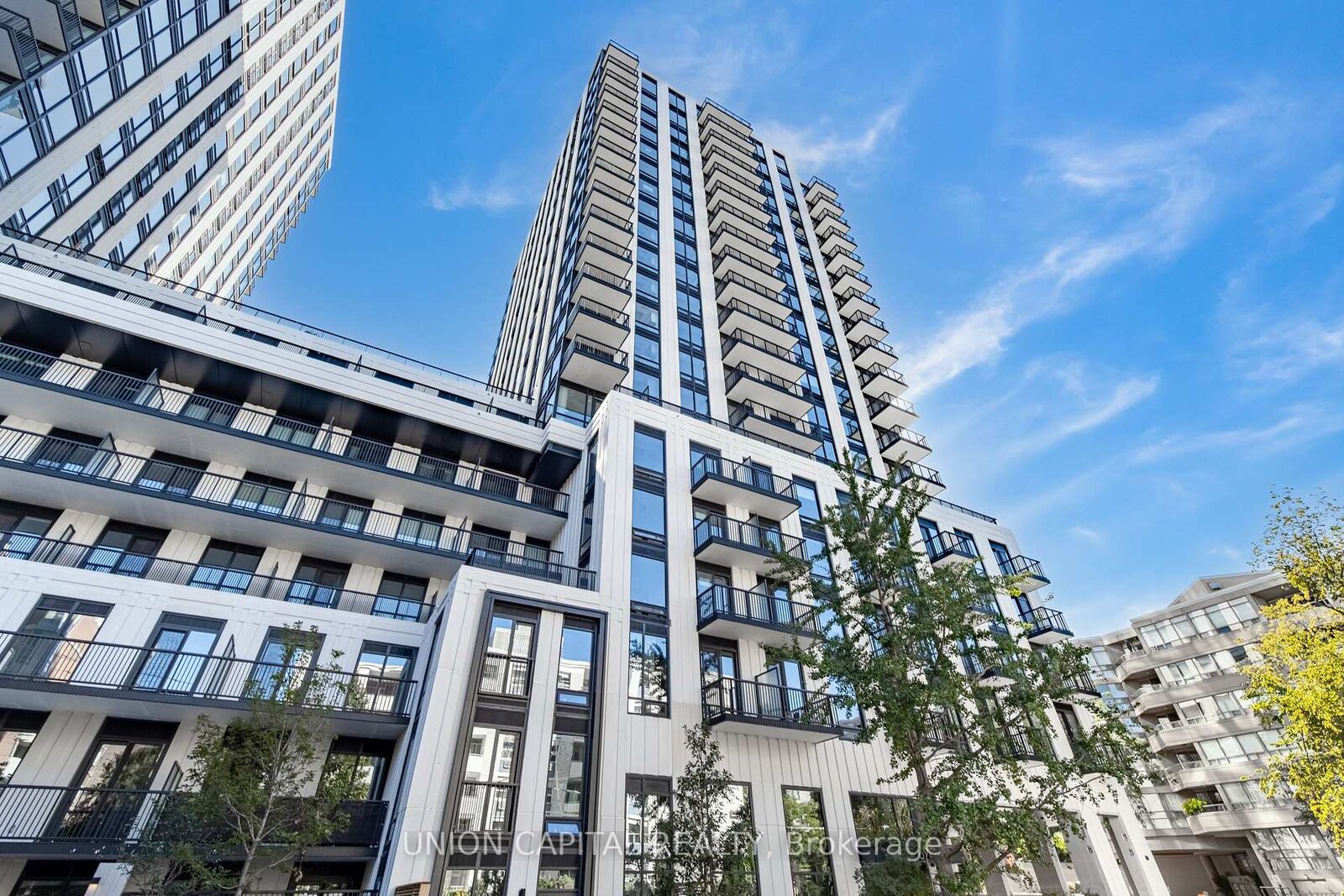 Property Photo:  91 Montclair Avenue 1802  ON M5P 0B1 