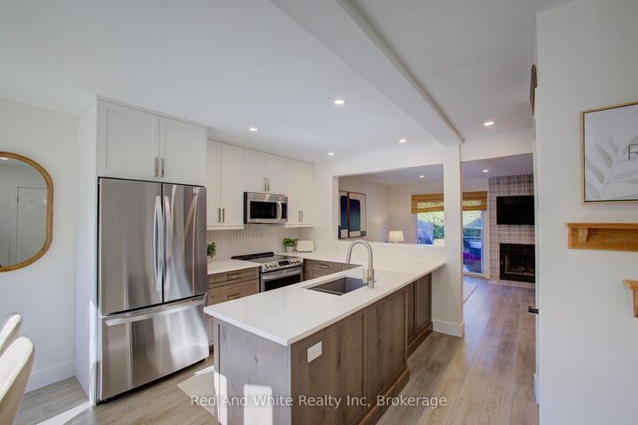 Property Photo:  160 Morpeth Street 8  ON N0H 2L0 