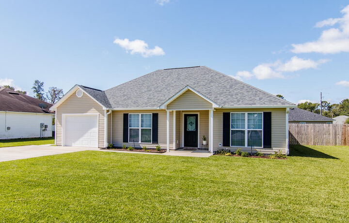 Property Photo: 826 Kristen Ln GA 31632