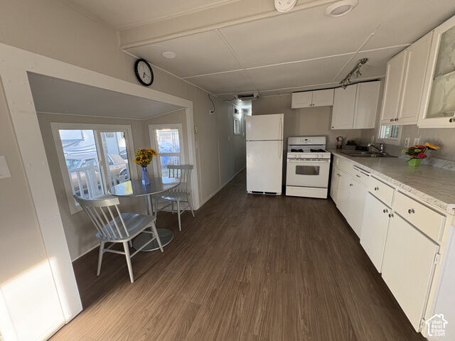 Property Photo: 146 E Gardena Ave S UT 84115