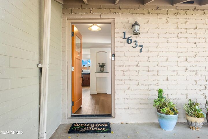 Property Photo:  1637 E Sierra Vista Drive  AZ 85016 
