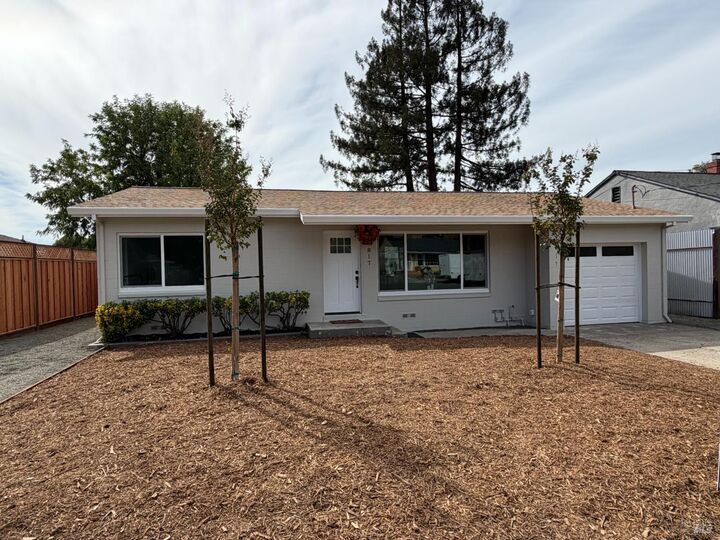 Property Photo:  817 Brigham Avenue  CA 95404 