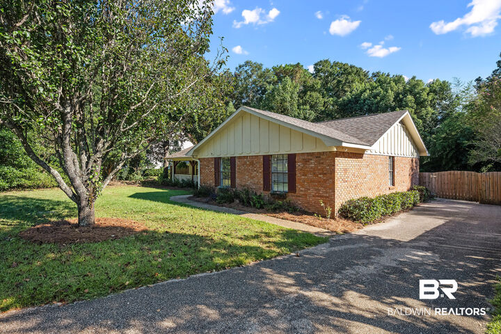 Property Photo:  130 Brentwood Drive  AL 36526 