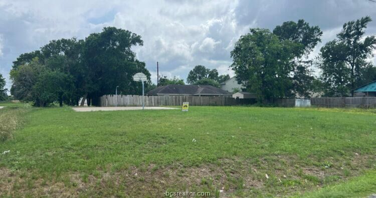 Property Photo:  701 West Virginia Street  TX 77868 
