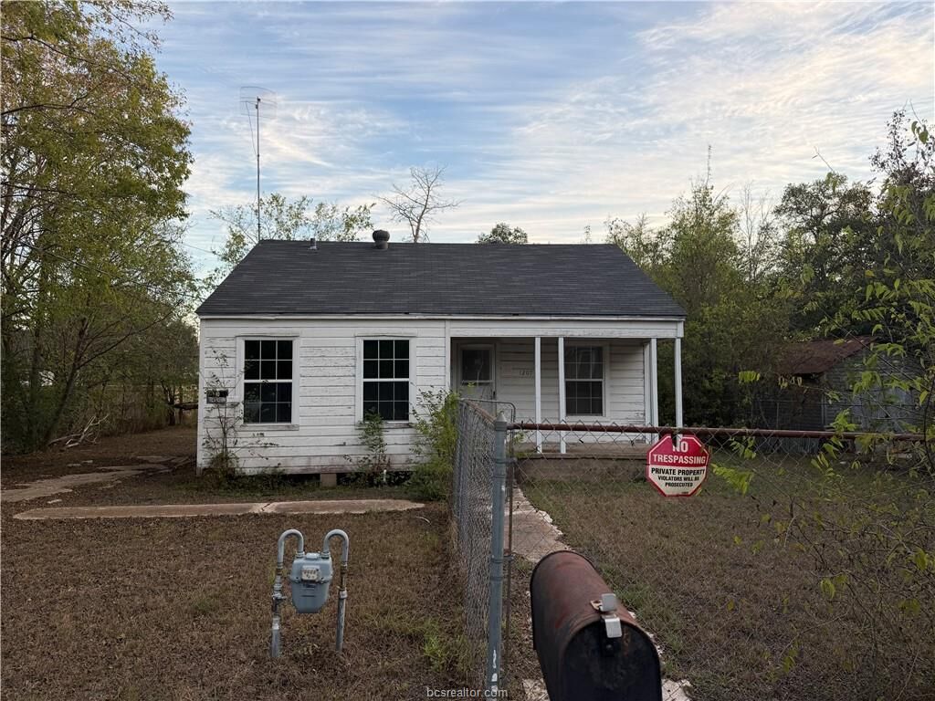 Property Photo:  1207 South Drive  TX 77803 