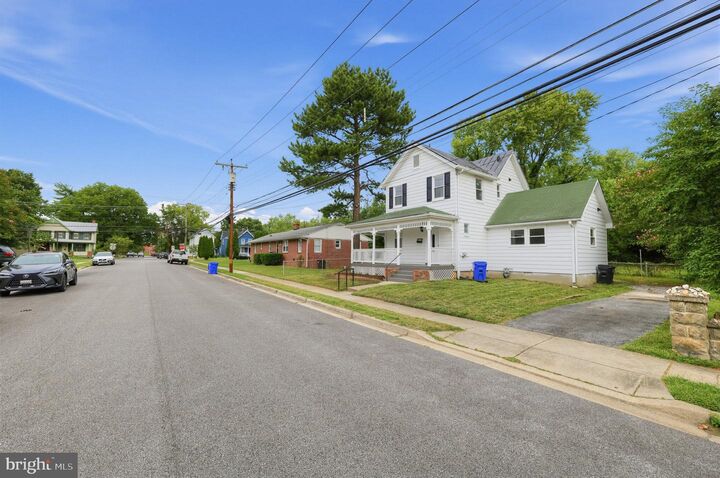 Property Photo:  339 Laurel Avenue  MD 20707 