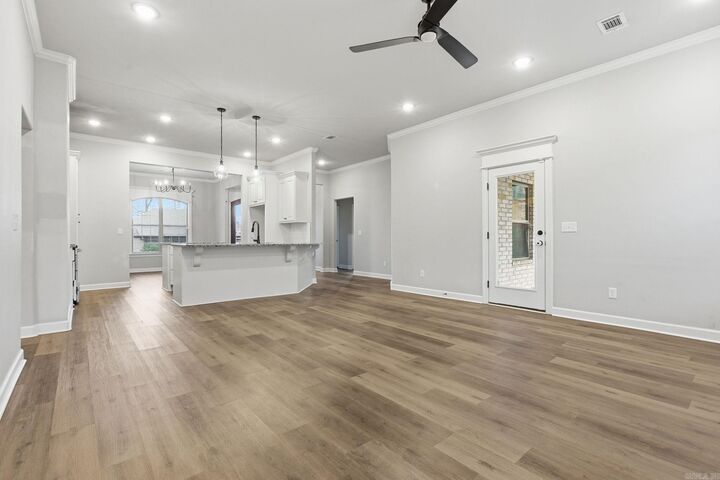 Property Photo: 17105 Willow Creek Drive AR 72120