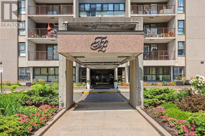 Property Photo: 1785 Frobisher Lane 2104 ON K1G 3T7