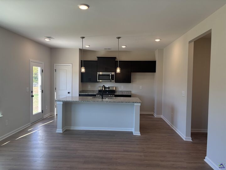 Property Photo: 104 Jewellie Road GA 31093