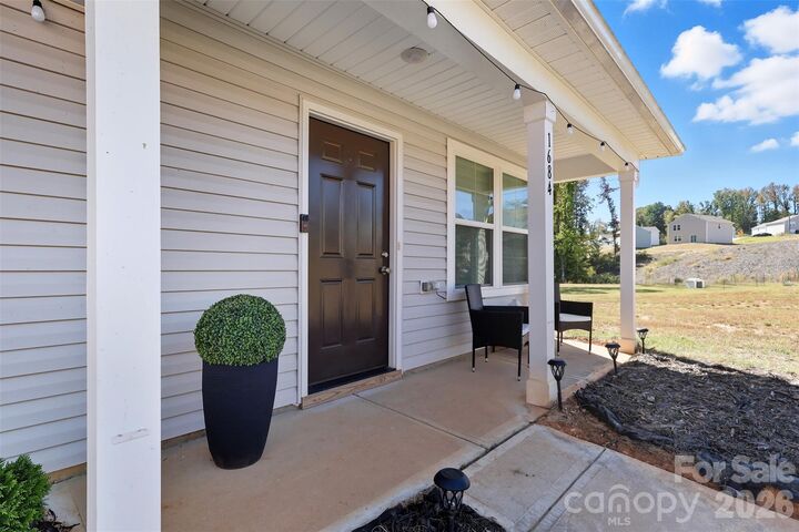 Property Photo:  1684 Pen Oak Drive  NC 27203 