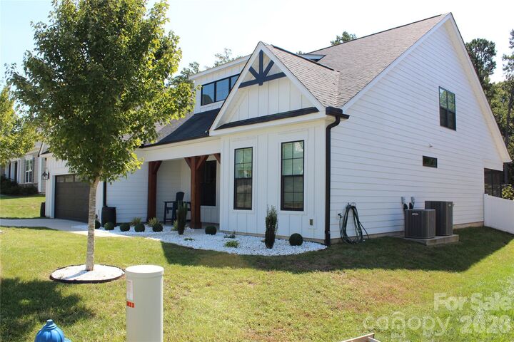 Property Photo: 2423 Baxter Place SE NC 28025