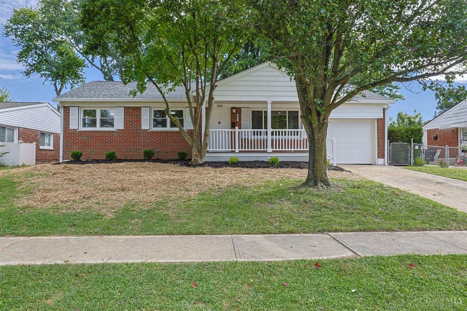 Property Photo: 8422 Chesswood Drive OH 45239