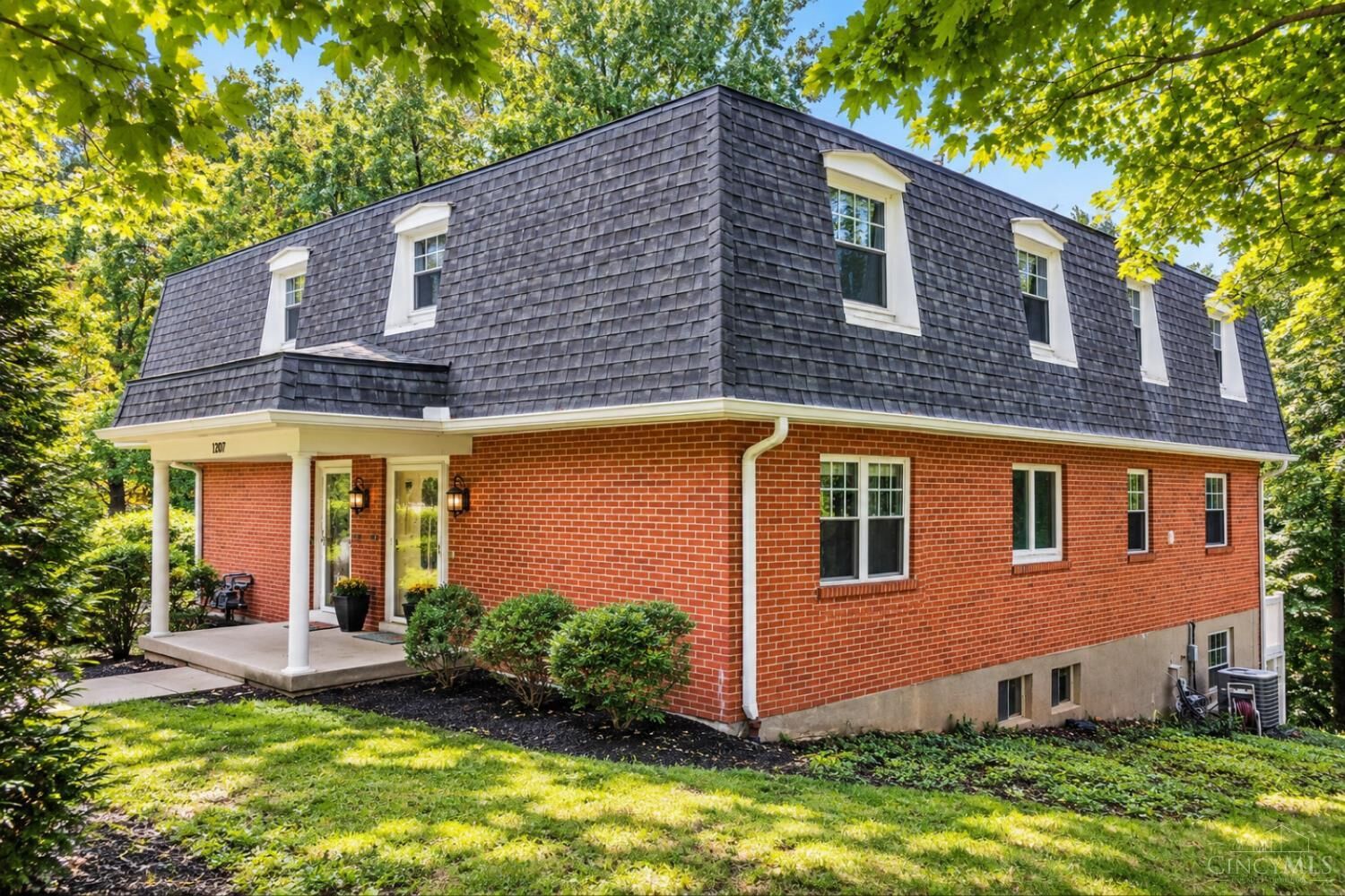 Property Photo:  1207 Isis  OH 45208 