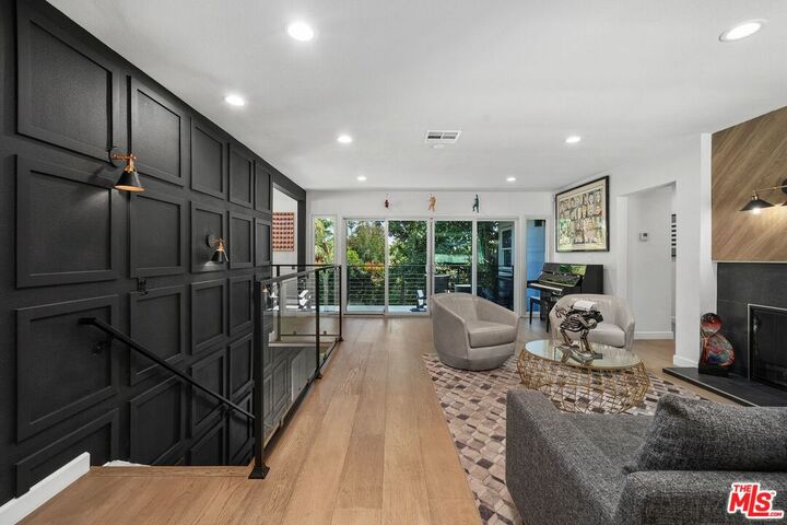 Property Photo: 3304 Shelby Dr CA 90034