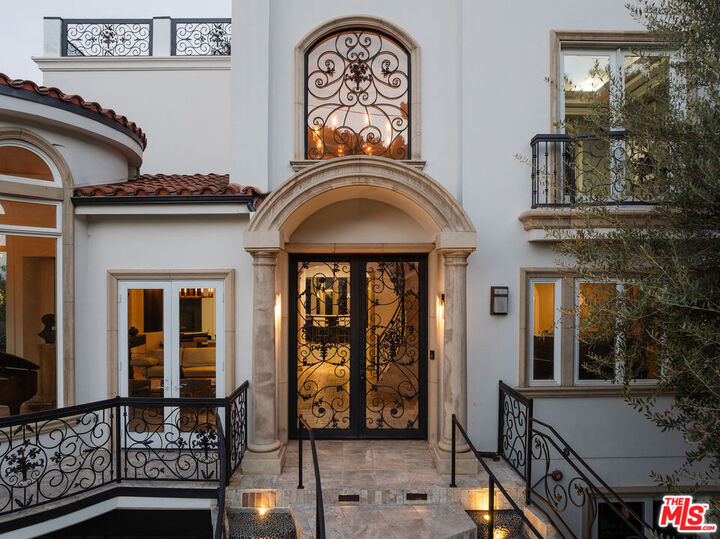 Property Photo:  3932 Blue Canyon Dr  CA 91604 