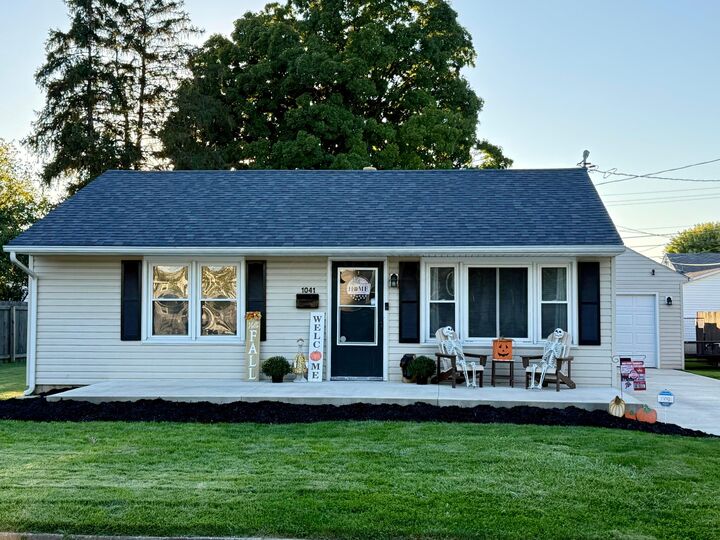 Property Photo: 1041 Sunshine Street OH 43113