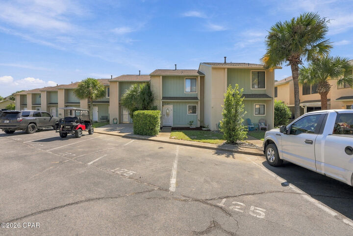 Property Photo: 125 Kimberly Drive FL 32407