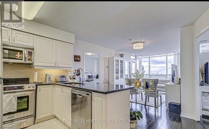 Property Photo:  35 Hollywood Avenue 2321  ON M2N 0A9 