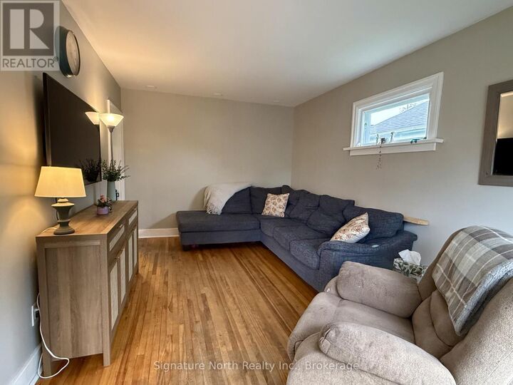 Property Photo:  1712 Sills Street  ON P7E 5S6 