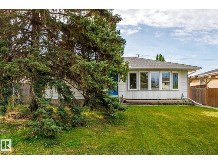 Property Photo:  52 Belleville Av NW  AB T7X 1J7 