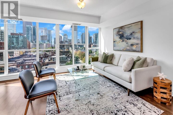 Property Photo: 320 Richmond Street East 809 ON M5A 2R3