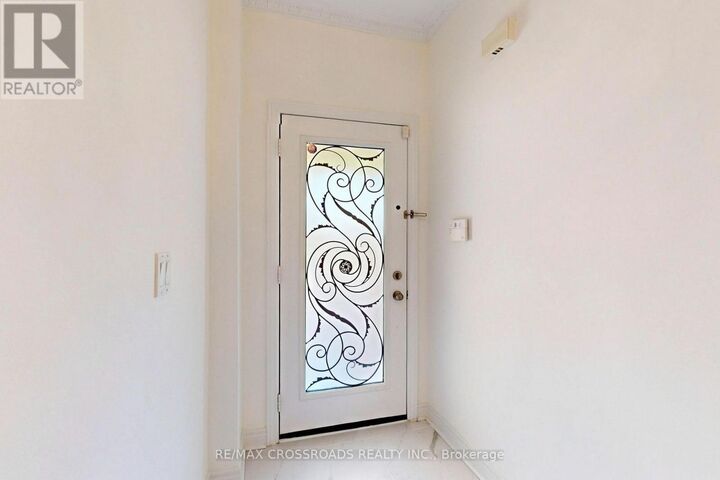 Property Photo:  74 Romance Drive  ON L4S 2R8 